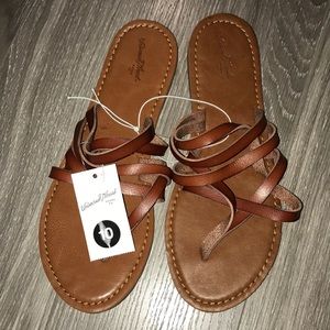 Universal thread cognac color sandals. New!
